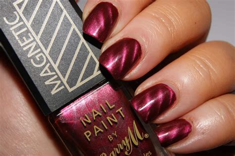 The Science of Magnetic Polish: How Cat-Eye Nails Work