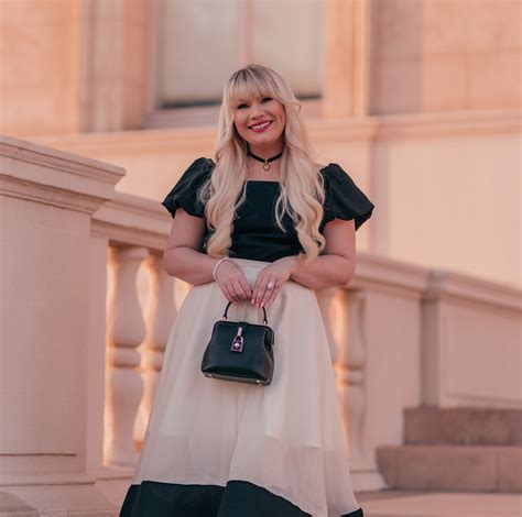 Elegant Grace Kelly Dress Inspiration - Lizzie in Lace