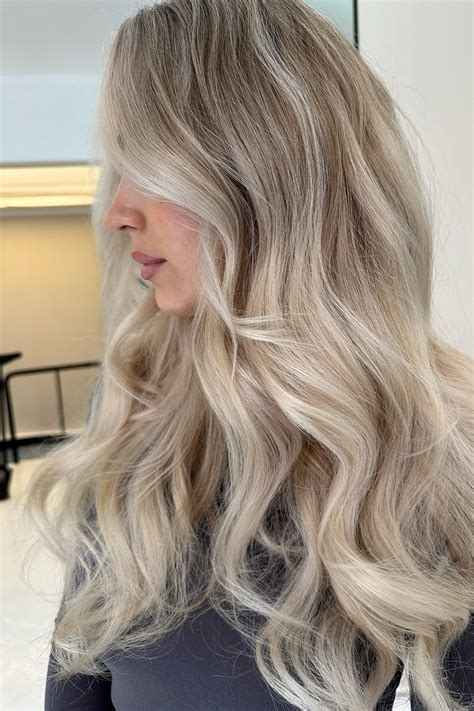 25+ Gorgeous Blonde Grey Blending Ideas You Have To See NOW - LaylaShine