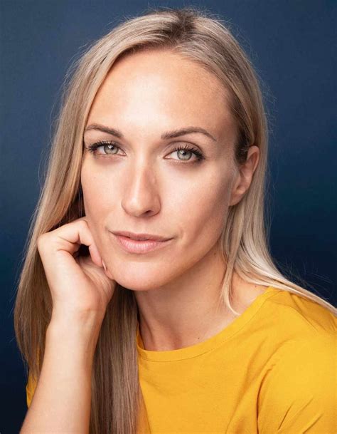 Francesca Quinn, PI Hallmark Movie 2022-rd - mrDustBin