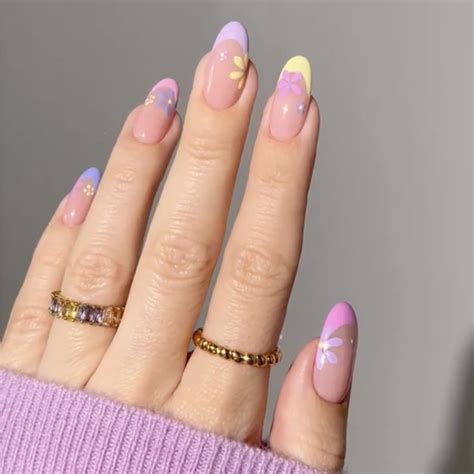 32 Pastel French Nail Ideas For a Dreamy Manicure
