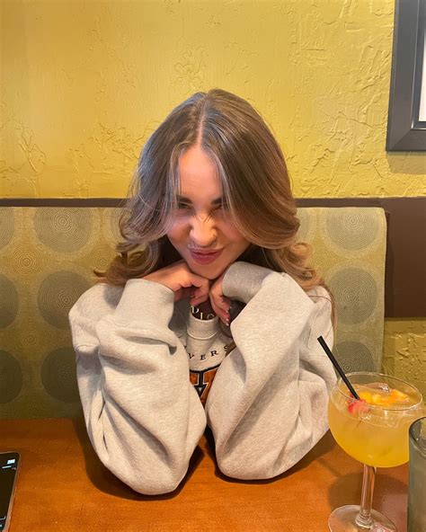 Mia Beyer | Catch me at Olive Garden 🍝 | Instagram