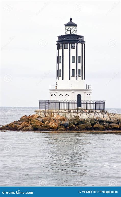 Angels Gate Lighthouse editorial stock photo. Image of harbor - 95628518