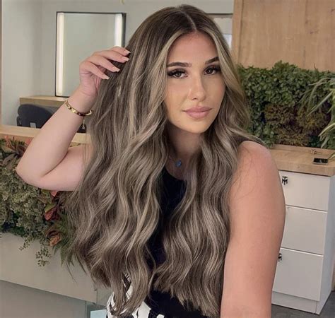 Pin by Paola Rendon on Cosas para ponerme | Balyage long hair, Brown ...