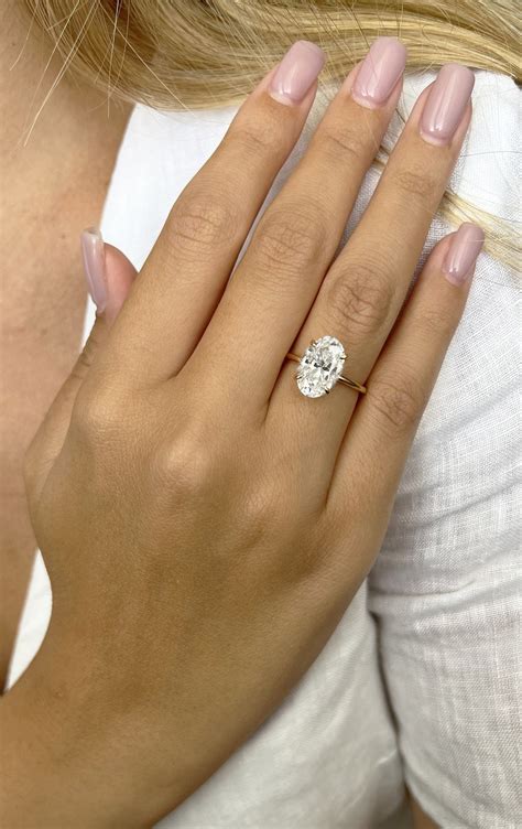 3 Carat Diamond Ring On Finger