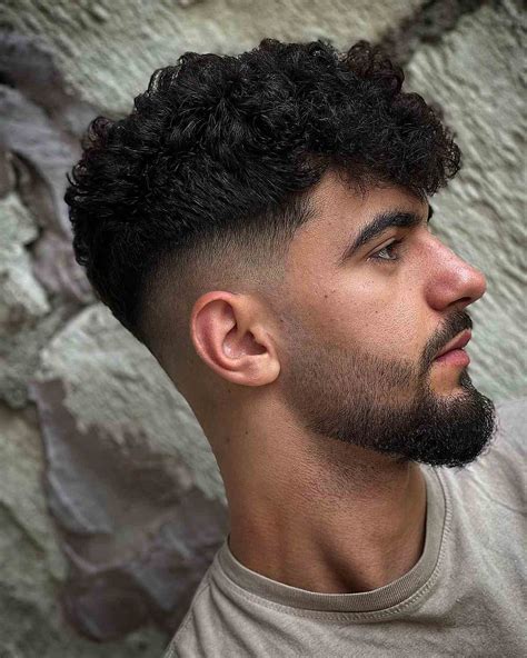 Best Curly Hairstyles For Men - POPULAR MEN'S HAIRCUTS