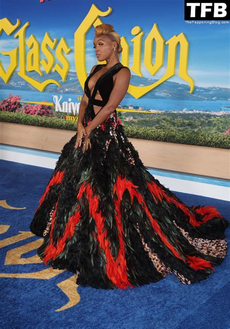 Janelle Monae Displays Her Sexy Tits at the “Glass Onion: A Knives Out ...
