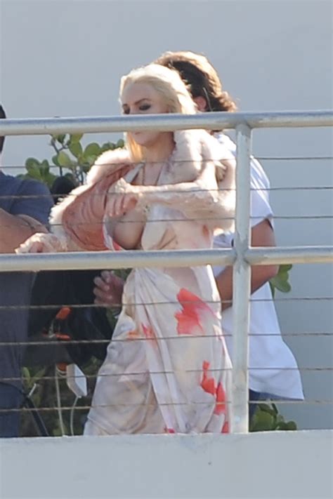 Celebrity Nip Slips: The Ultimate Compilation Of Wardrobe Fails ...