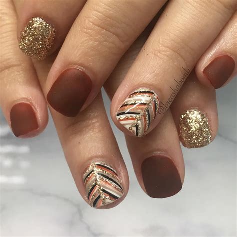 15 Thanksgiving Nail Designs That'll Steal Attention From the Turkey ...