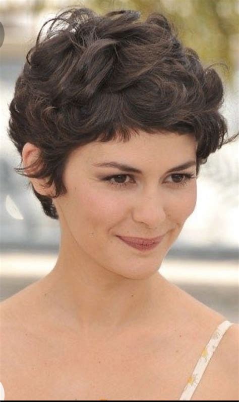 Short Hairstyles For Thick Wavy Hair And Oval Face - BEST MEN HAIRCUTS 2025