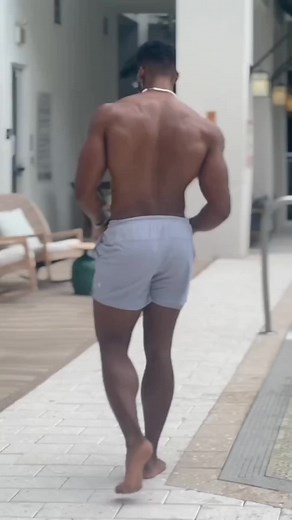 Brazilian Boys Bulge at the Swimming Pool | Paquete Guapos