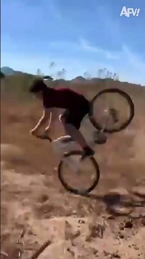 Something tells us that didn't go as planned. 😂🚲 #Bicycle #Fail #Funny #Shorts