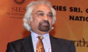 Sam Pitroda defends Rajiv Gandhi, slams hindsight analysis
