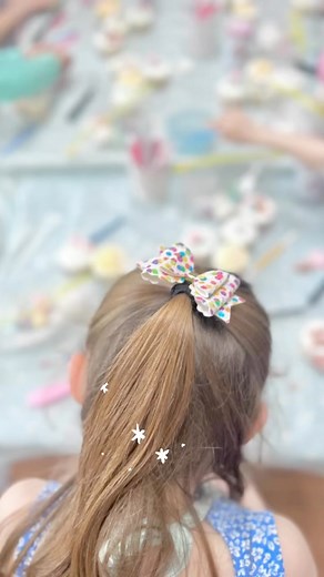 ☀️ Summer holidays around the corner, book your cupcake decorating...