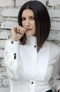 ME ROBA EL ALMA (MI RUBI L'ANIMA) - Laura Pausini - LETRAS.COM