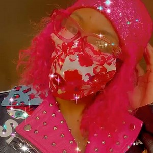 How impossibly adorable is @styledbytianavee in her #PinkPoppy face mask? Adore you, friend ❤️ #LA #lagirl #stylishfacemask #pleasewearamask #kisses | Jacqui Stafford | Facebook