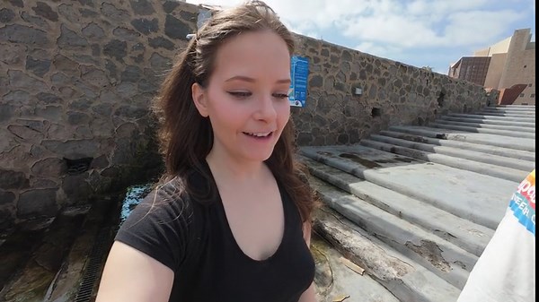 VLOG - Gran Canaria - Primero desnuda en la playa, luego me folla en la ducha.