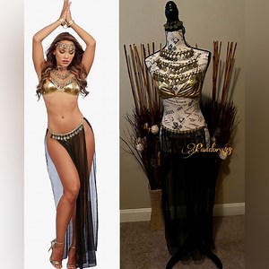 Sexy genie belly dancer Medusa