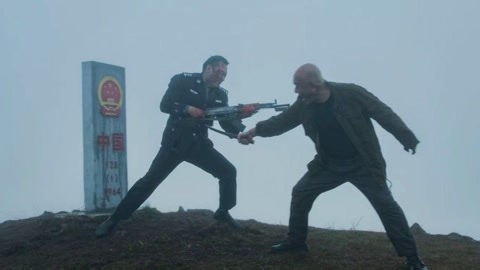 《战刀屠狼2》警方激战持枪盗贼，热血边界护国！