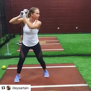 Found the female Josh Donaldson 󾆐 | Baseball Fam