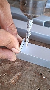 231K views · 576 reactions | Jobs that aluminum craftsmen often encounter #work #diy #reels #usareels #ukreels #viral #fyp #vod #trending #indonesia #usreels #craftsman #aluminium #glass #acp #granik | Apa BE | Facebook