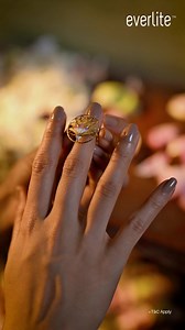 4.1K reactions · 13 shares | Have old designs in your closet that you don’t wear anymore? Make the most of them by exchanging it for jewellery of your choice in latest styles! Come be a part of Everlite’s Old Gold Exchange by bringing your old jewellery to our store and exchanging it at full value! . . . #Everlite #EverliteBySenco #OldGold #GoldExchange #GoldJewellery #OldJewellery #OldGoldExchange | Everlite by Senco | Facebook