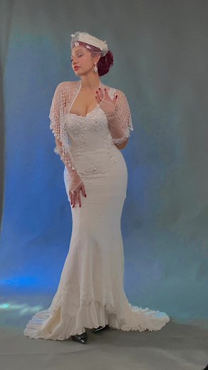 3.1K views · 33 reactions | မီ 1930S fashion Triangle Net Shawl | ျပင္ဦးလြင္စတား အိတ္အဝါဆိုင္ | Facebook