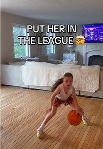ELITE handles 🔥 (faithhoops24/IG) #hoops #basketball #basketballtiktok #handles