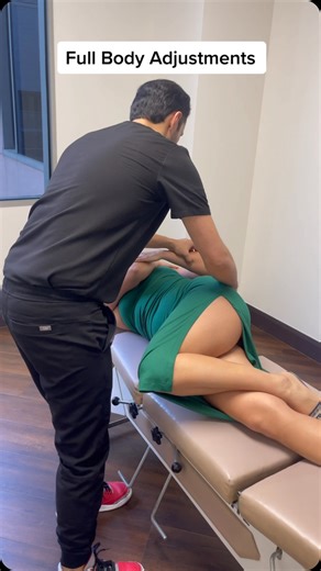 OnlyCracks on Instagram: "Chiropractor cracks beautiful women back and shoulders, crack pop goes the relief 😮‍💨 . doc- @thechiroguy . #backpainrelief #neckpainrelief #chiron #chiropractors #chiropraktik #chiropracticadjustment #chiropracticcare"