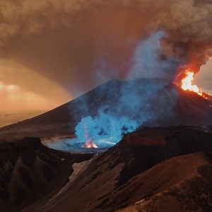 14K views · 410 reactions | The UFO light swept across the mountain range #alien #ufo | Hiking the Mystery | Facebook