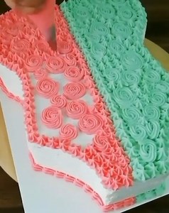 R-letter cake design | Pie Bakery