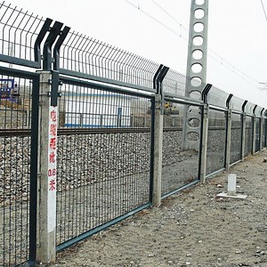 [Hot Item] Welded Wire Panel Galvanized Protective Fence for Railway Gardens and Sports Field Security