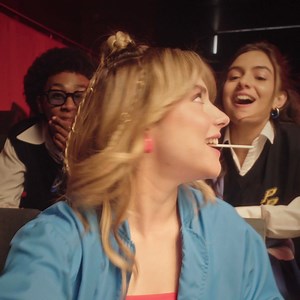 19K views · 5.1K reactions | Sube de nivel con Pin Pop fresa. Disfruta chicles de intenso sabor a banano, mora azul y manzana y por solo $400. | Pin Pop | Facebook