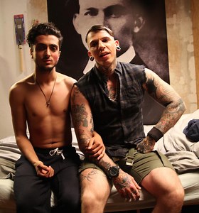 Bruce LaBruce mete a los refugiados en una peli porno gay