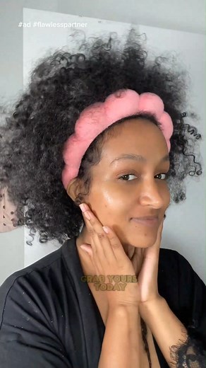 The key to flawless skin? Well.. FLAWLESS! ✨ Reveal smooth and radiant skin with our NEW Flawless Dermaplane Glo Sonic  device. Shop now on @amazon at the link in our bio  #FlawlessPartner #dermaplaning | Finishing Touch Flawless | Facebook