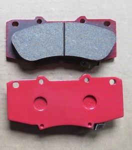 [Hot Item] Car Spare Parts Ceramic Brake Pad for Toyota Hi-Lux 04465-0K240