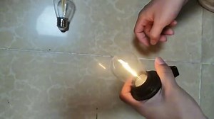Rattan Hängelampe mit Batterie Außen Innen Hängeleuchte Batteriebetriebene Lampe Tragbare Boho Korb Lampenschirm Pendelleuchte ohne Strom Stromanschluss Outdoor Beleuchtung für Garten