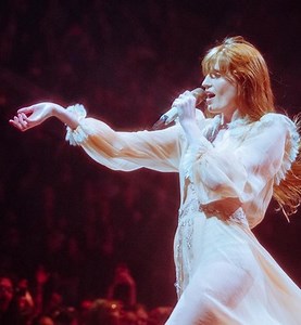 "Moderation": Florence The Machine apresenta nova música - Site RG – Moda, Estilo, Festa, Beleza e mais