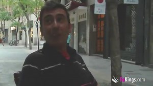 Chica española follada por dos tíos