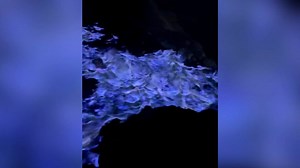Indonesien: Blaue Lava fliesst aus dem Vulkan Ijen in Java