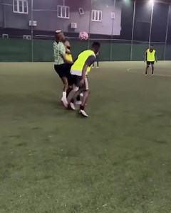 10K views · 72 reactions |  The floor is lava! Victor Osimhen dolt even wat vrienden tijdens zijn vakantie in Lagos... | Voetbal International | Facebook