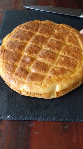 Matea Begovic on Instagram: "Preeemekana domaca pogaca 😍😍 #domace #pogaca #kuhanje #slovenija #hrvatska #makedonija #kuhinja"