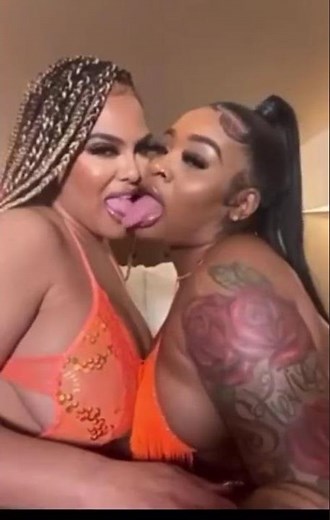 black lesbians: kissing with long tongue 👅 so sexy and satisfying