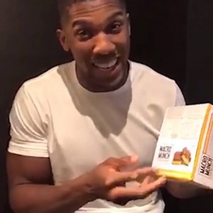 BULK POWDERS® have just launched the new MACRO MUNCH™ protein bar. Perfect for a high protein snack & already had a couple of them 🍫#BULKPOWDERS #TEAMBULK | Anthony Joshua