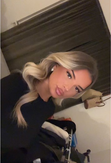 Hur snygga är inte mina fransar @StudioVera 🙈😭😭♥️#foryou #fördig #fy #foryoupage #sverige #kosovo #perty #furdich