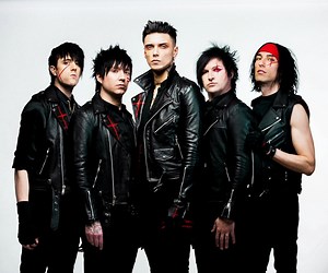 BLACK VEIL BRIDES、「Scarlet Cross」アコースティック・パフォーマンス映像公開！| 激ロックニュース