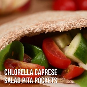 PITA best you can be, with our Chlorella Caprese Salad Pita Pockets!⁣ 🥙 Shop here: ⁣http://bit.ly/sunchlorella ⁣ Ingredients: ⁣ - 1 Cup Cherry Tomatoes⁣ - 4 oz. Vegan Mozzarella ⁣ - 1 Cup Chopped Cucumber⁣ - 1/4 Cup Mixed Spring Greens⁣ - 1/4 Cup Basil Leaves⁣ - 1 Tsp Sun Chlorella Powder/Granules⁣ - 1 Tbsp Red Wine Vinegar⁣ - 1 Tbsp Extra-Virgin Olive Oil⁣ - 1/4 Tsp Salt⁣ - 1/8 Tsp Ground Black Pepper ⁣ - Pita Bread⁣ | Sun Chlorella USA