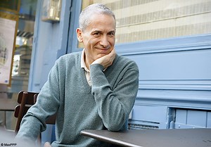 Le Prix Médicis attribué à Mathieu Lindon - Elle