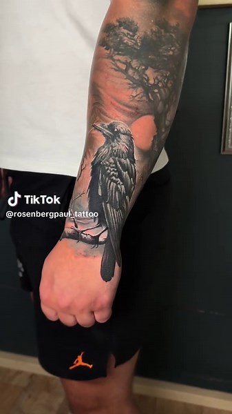 New vibe to an old tattoo #coverup #coveruptattoo #tattoo #tatoveering #tattoos #tattooartist #raventattoo