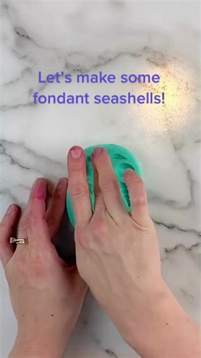 🐚 fondant seashells! These are easy and so fun to make! #mermaidcake #seashells #fondanttutorial #fondant #fondantmaking #fondants #caker #videotrend #BVIRAL | Off The Menu